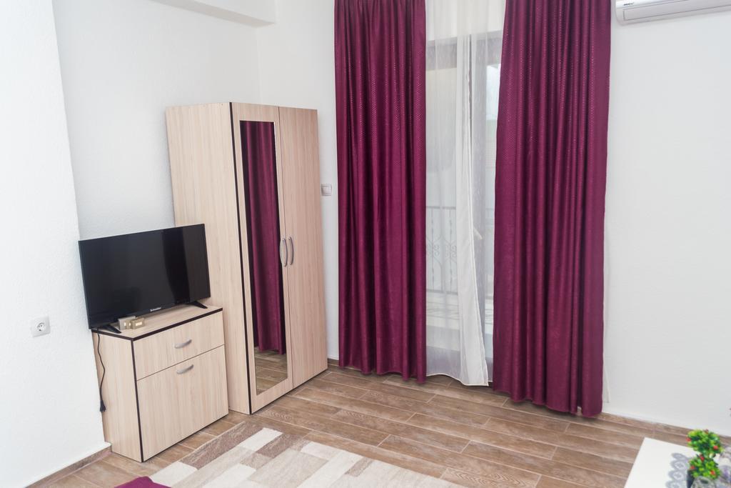 Bed & Breakfast Delikates Stojakovo Экстерьер фото