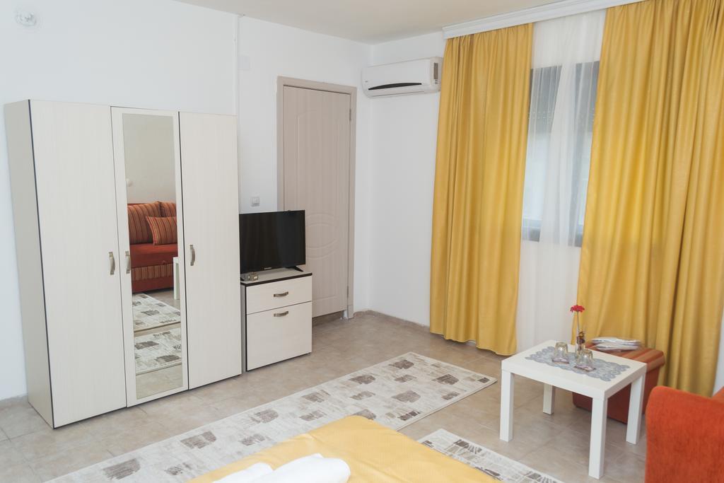 Bed & Breakfast Delikates Stojakovo Экстерьер фото
