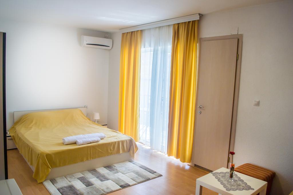 Bed & Breakfast Delikates Stojakovo Экстерьер фото