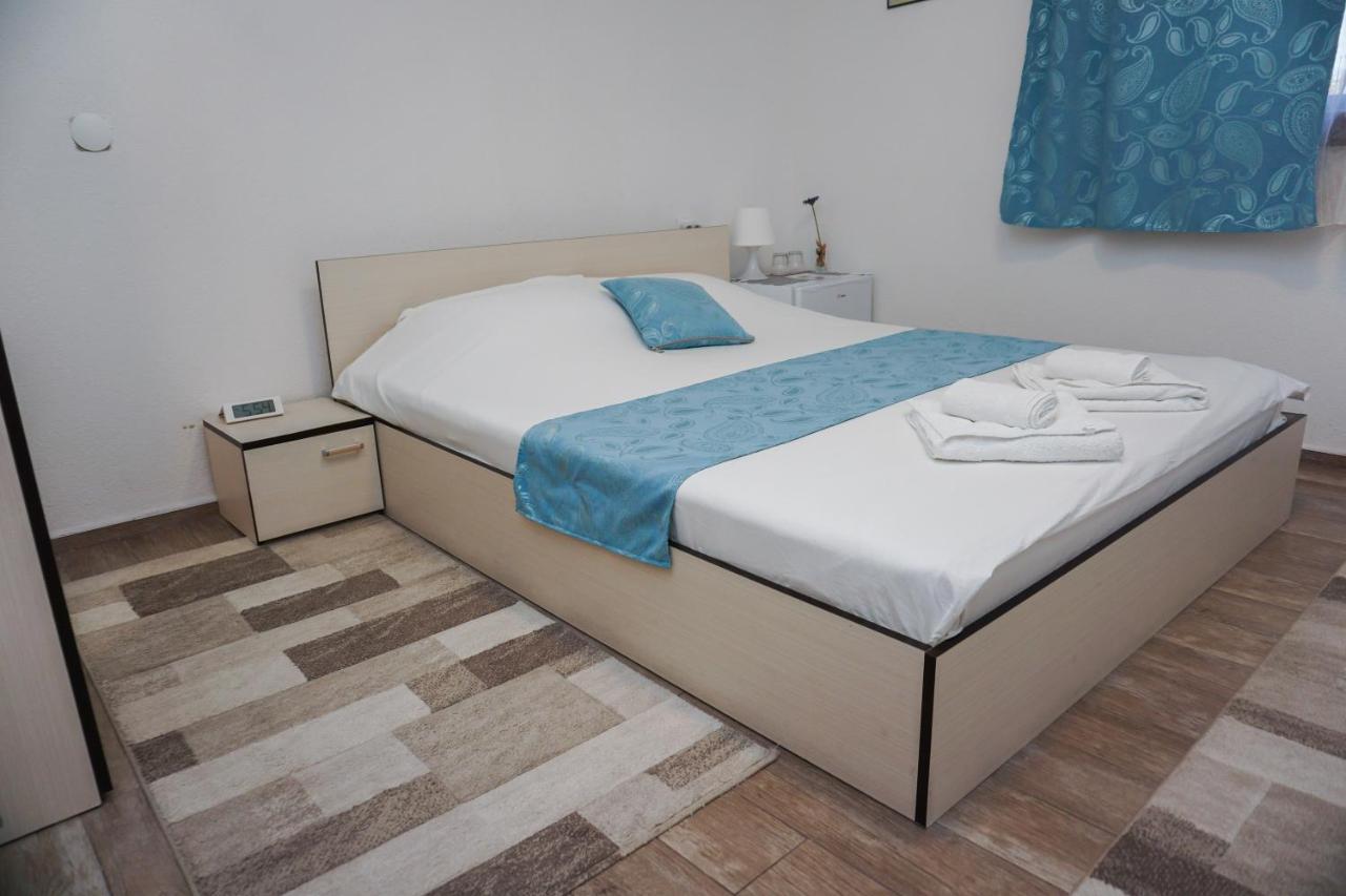 Bed & Breakfast Delikates Stojakovo Экстерьер фото